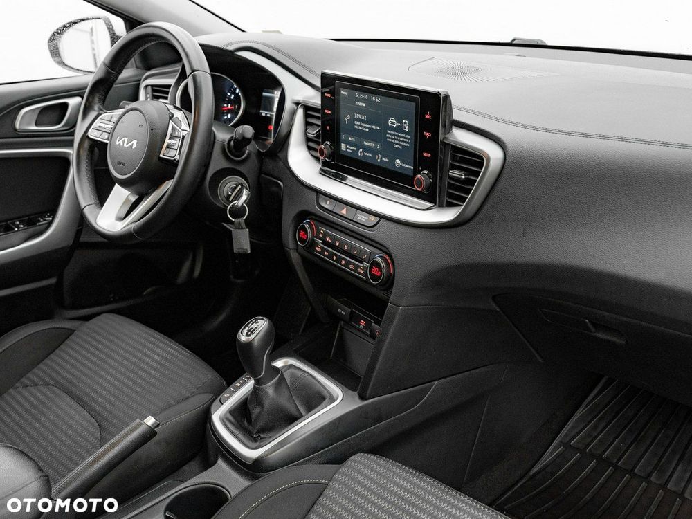 Kia Ceed 1.5 T-GDI M - 32