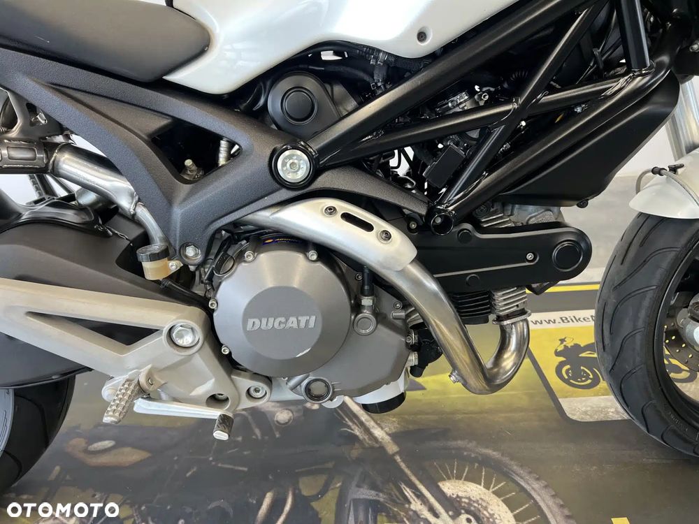 Ducati Monster - 25