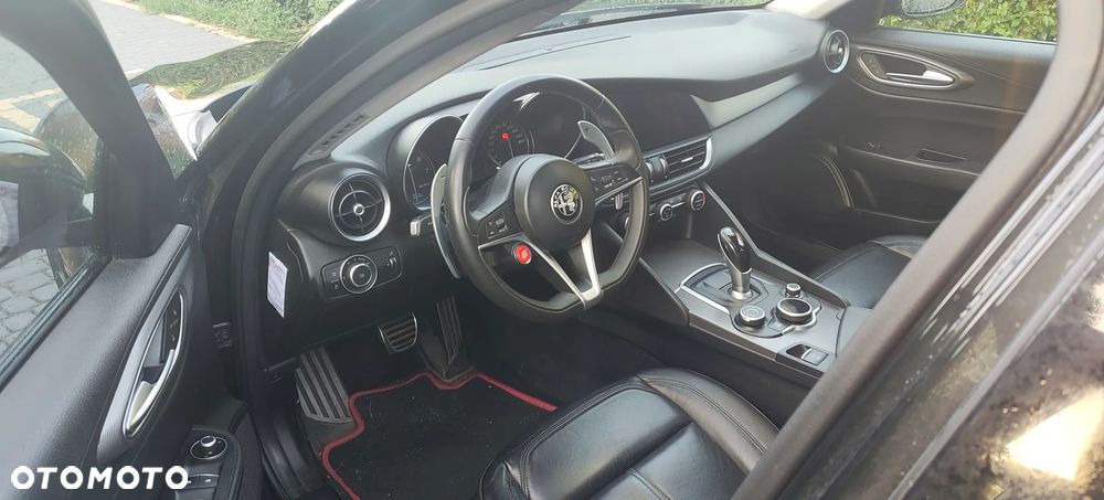 Alfa Romeo Giulia - 7