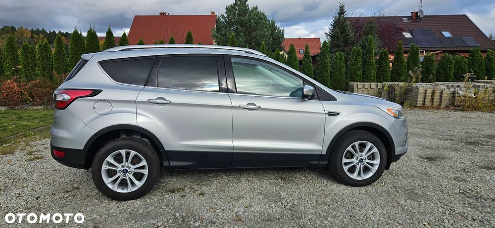 Ford Kuga 2.0 TDCi 2x4 Titanium - 5
