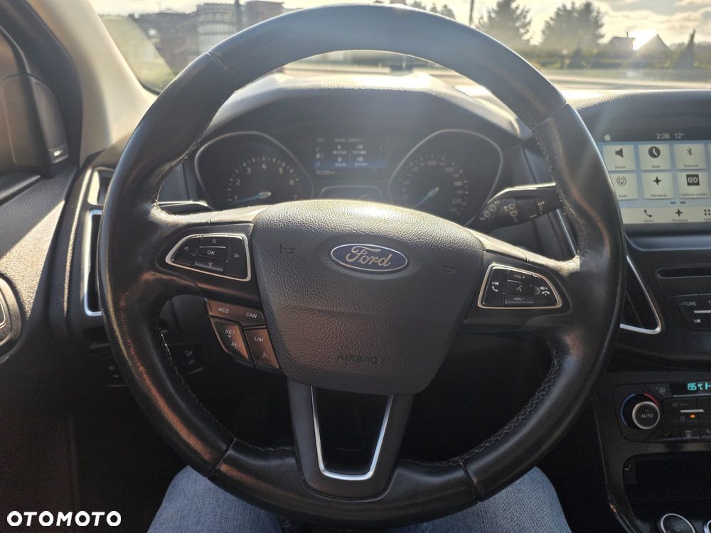 Ford Focus 1.0 EcoBoost Titanium - 16