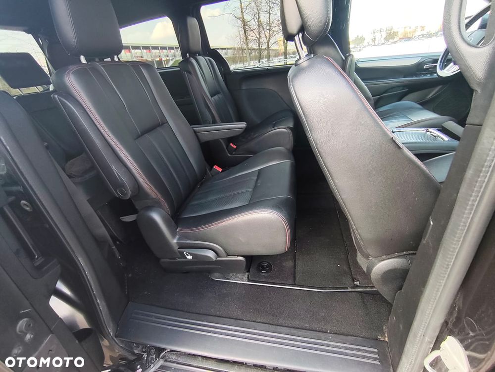 Dodge Grand Caravan 3.6 R/T - 8