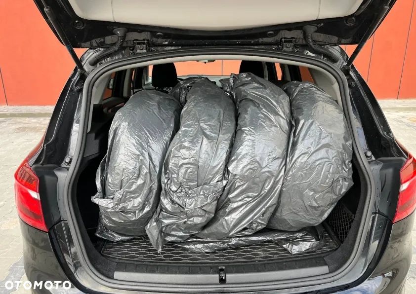 BMW Seria 2 218i Advantage - 12