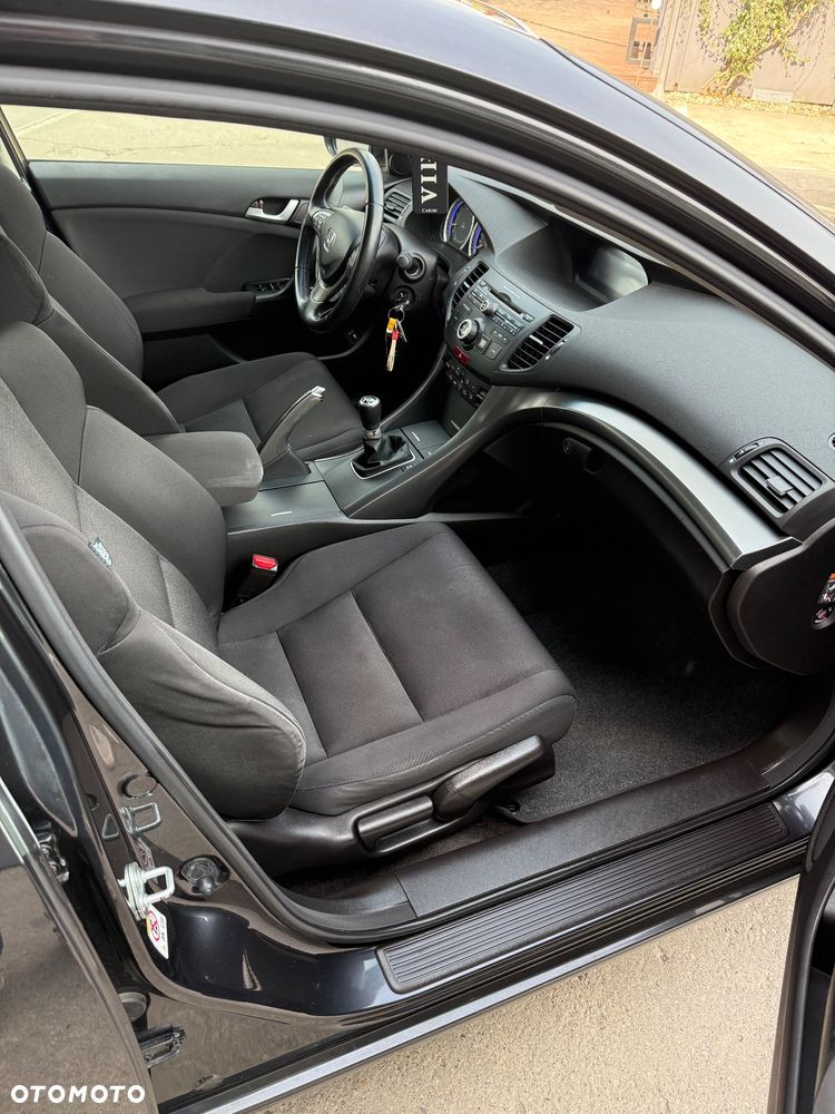 Honda Accord 2.0 Elegance 50 Jahre Edition - 29