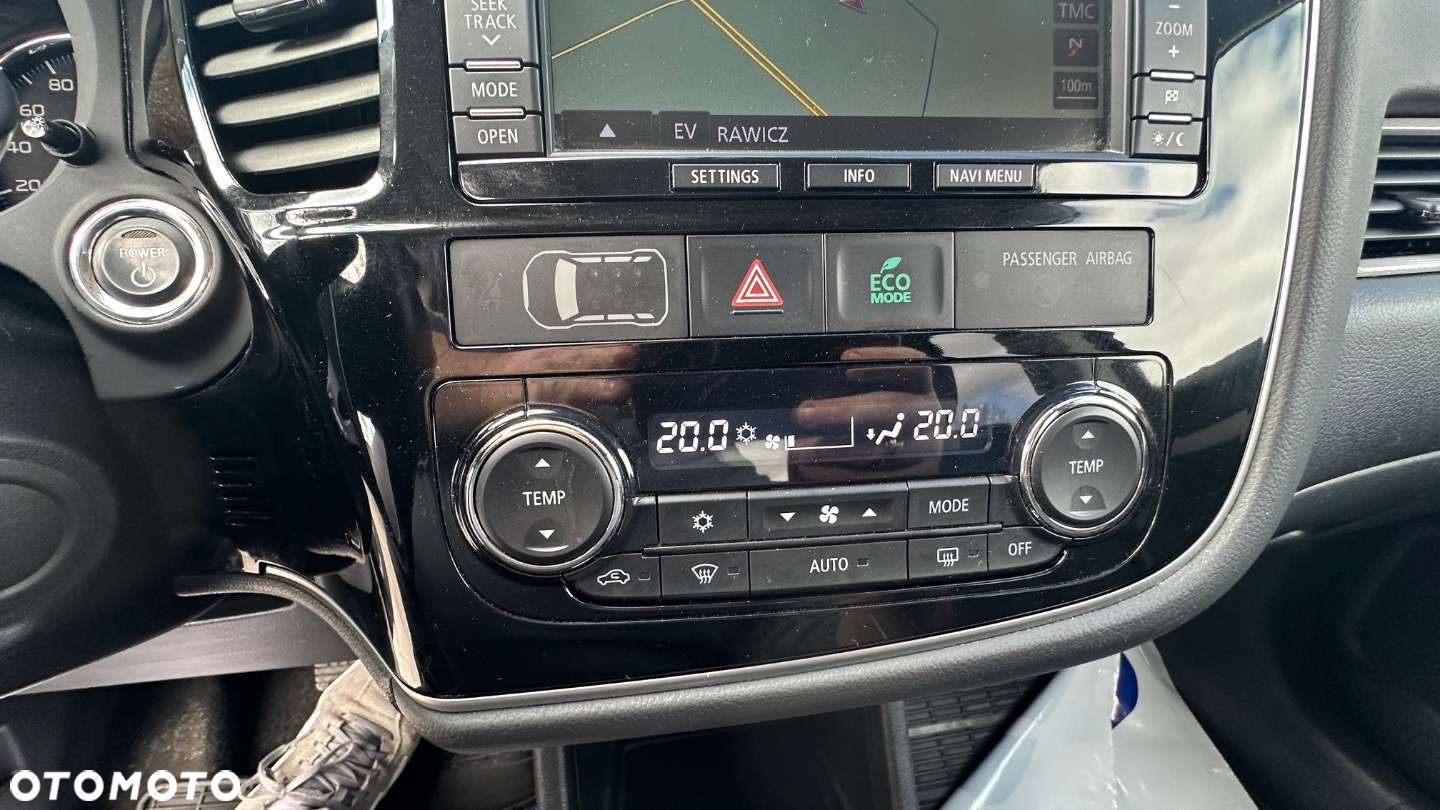 Mitsubishi Outlander - 26