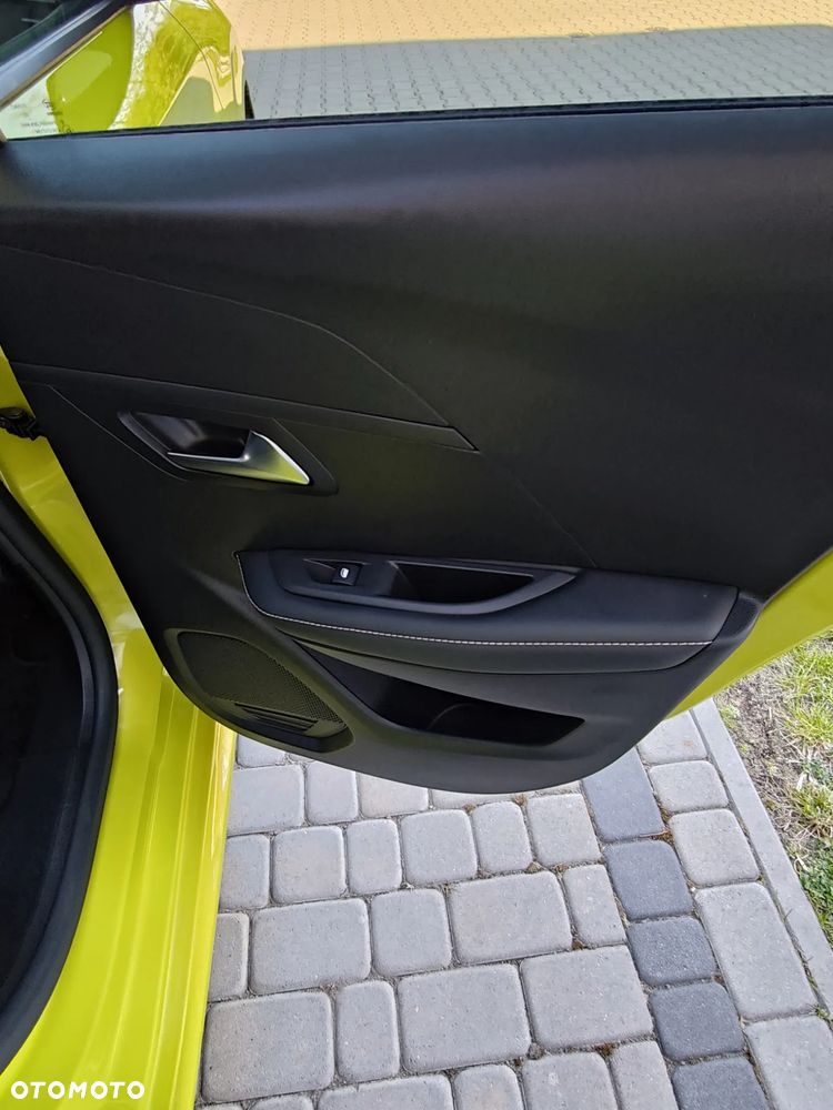 Peugeot 208 Elektromotor 136 Allure - 18