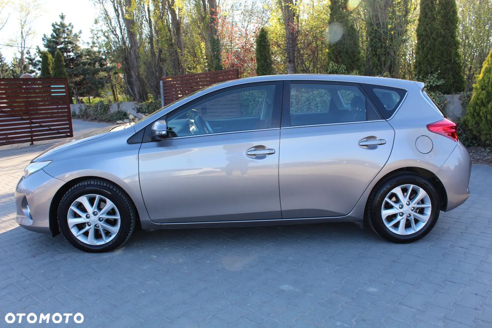 Toyota Auris 2.0 D-4D Premium - 4