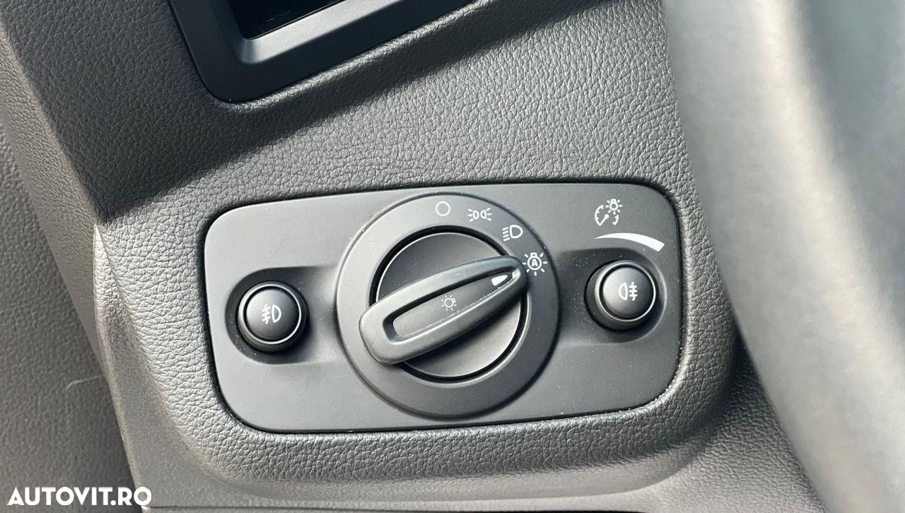 Ford Kuga - 25