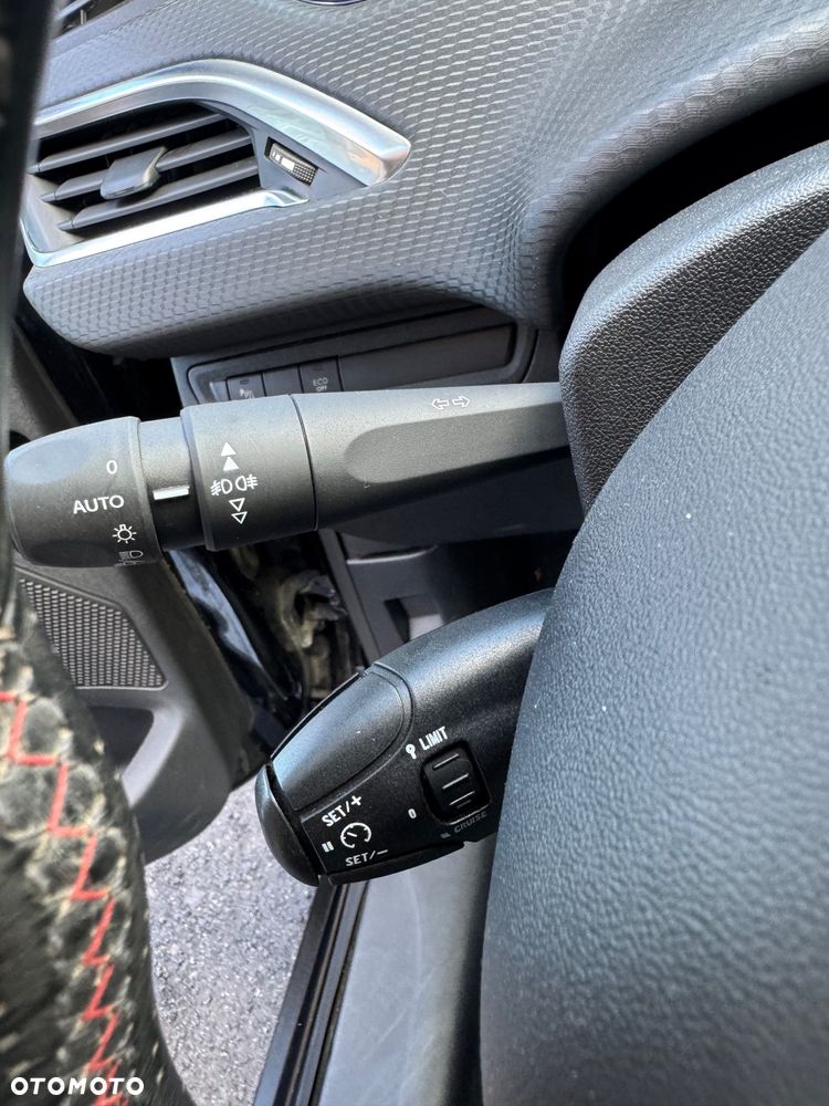 Peugeot 2008 PureTech 110 Stop&Start GT-Line Edition - 24