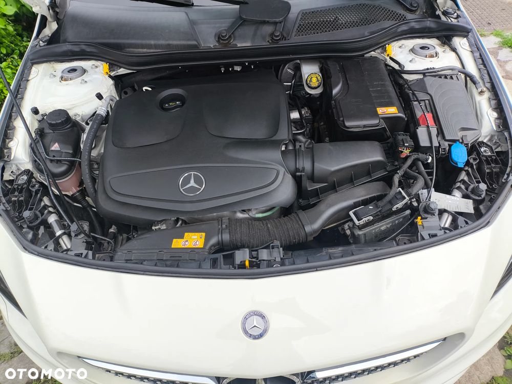 Mercedes-Benz CLA 200 7G-DCT AMG Line - 16