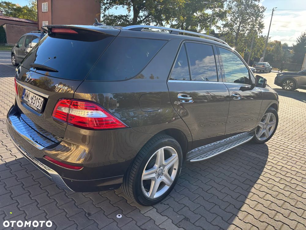 Mercedes-Benz ML 400 4-Matic - 7