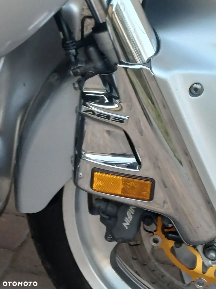 Honda GL - 32