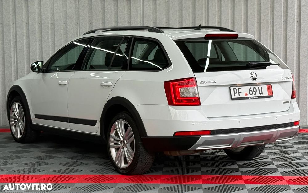 Skoda Octavia Combi 2.0 TDI 4x4 DSG Scout - 3