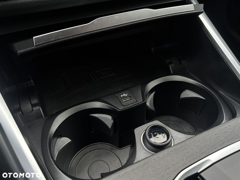 BMW Seria 3 320d xDrive - 15