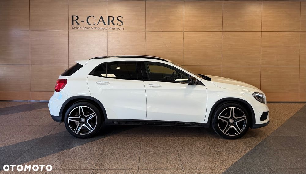 Mercedes-Benz GLA 200 7G-DCT AMG Line - 3