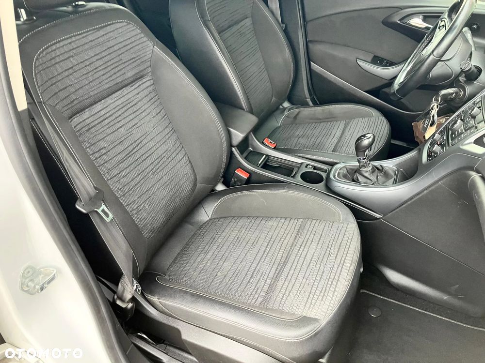 Opel Astra 1.4 Turbo Color Edition - 15