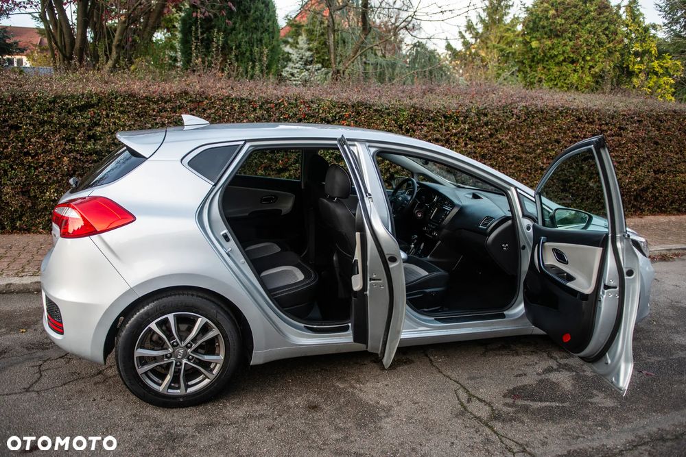 Kia Ceed 1.6 GDI Dream-Team Edition - 8