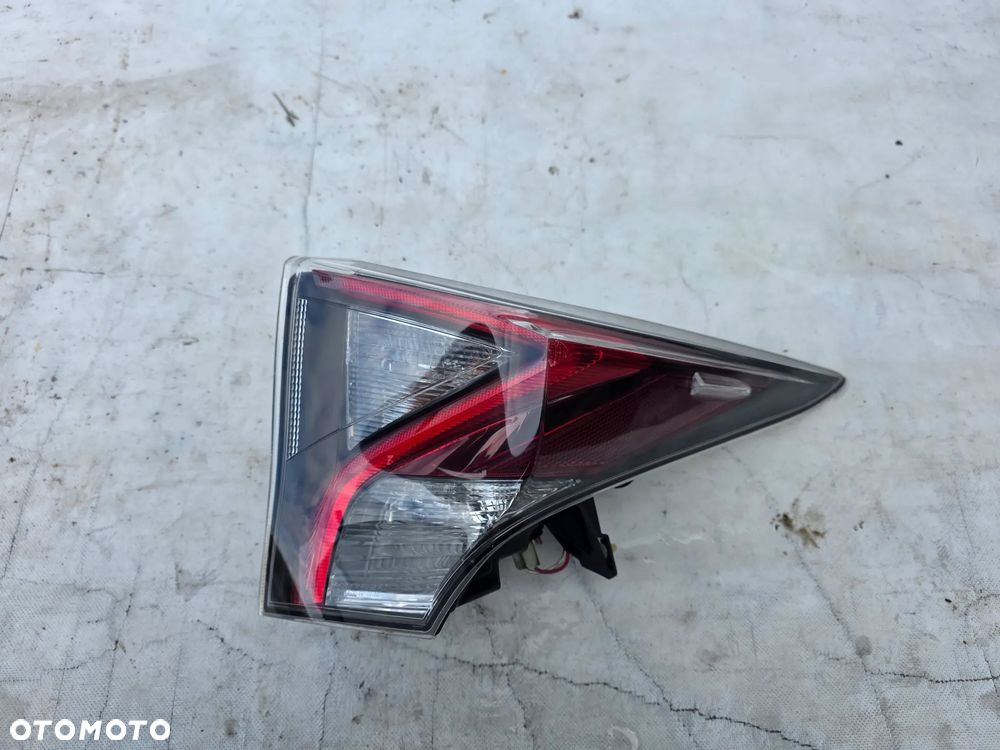LAMPA PRAWY TYŁ TOYOTA PRIUS IV (2016-2019) 81550-47282