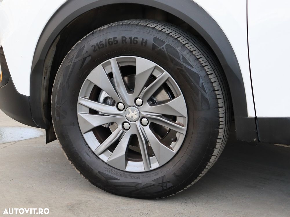 Peugeot 2008 1.2 L PureTech STT Active - 5