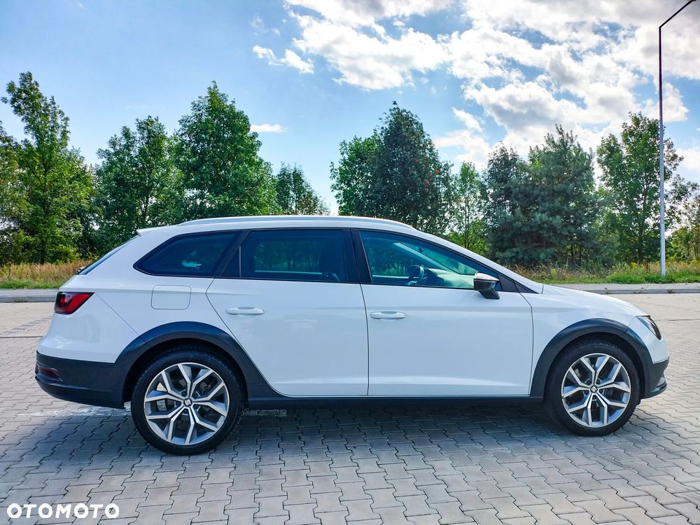 Seat Leon 2.0 TDI DPF Start&Stop DSG XCELLENCE - 8