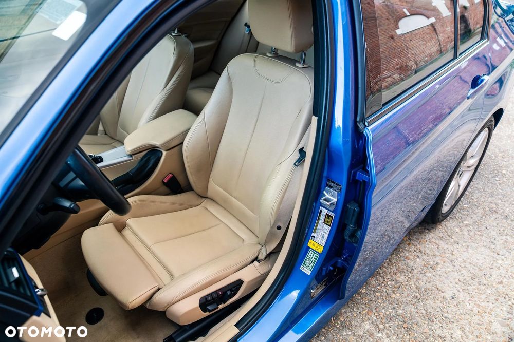 BMW Seria 3 328i - 17