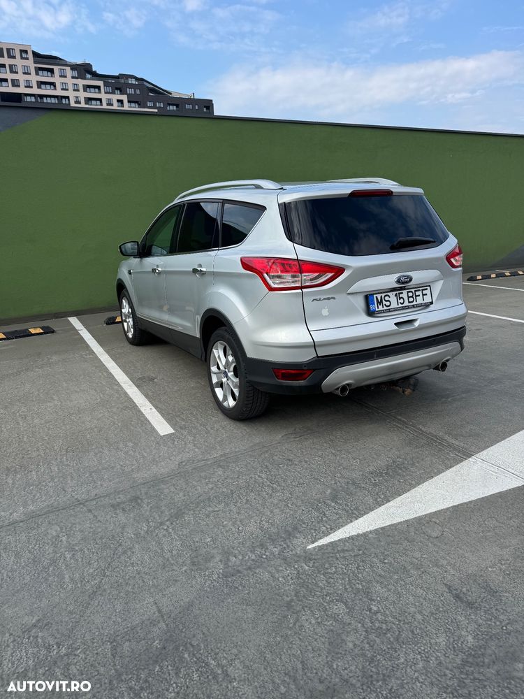 Ford Kuga 2.0 TDCi 4WD Powershift Titanium - 4