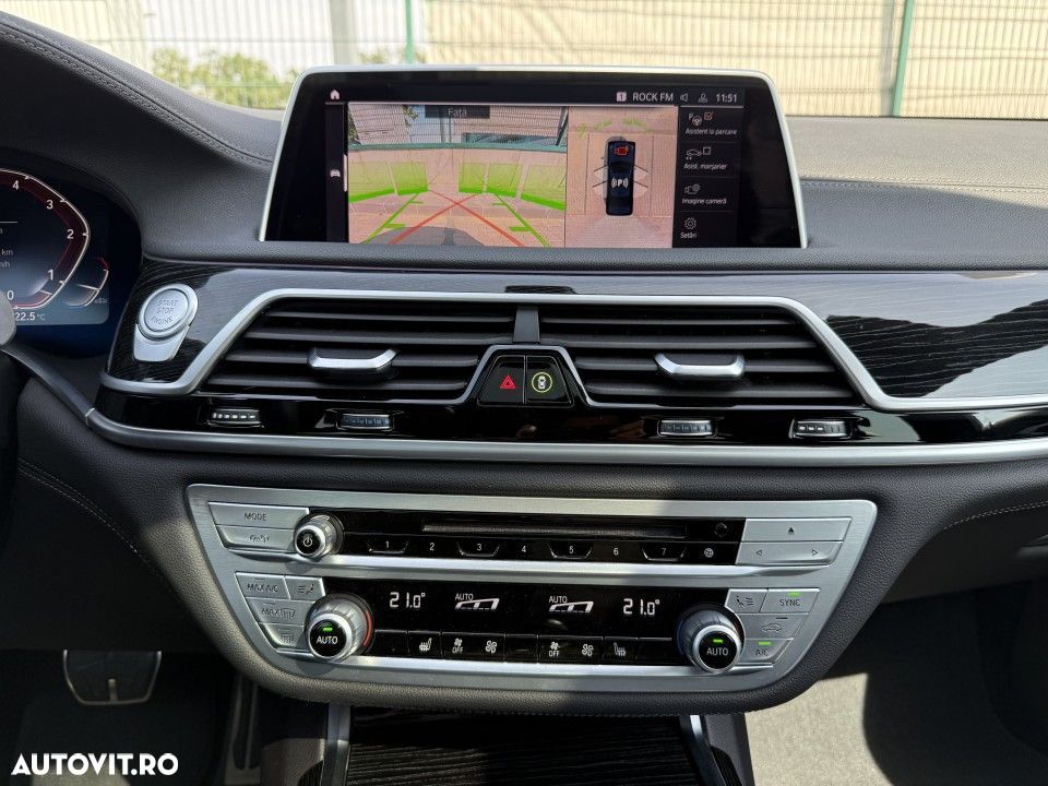 BMW Seria 7 730d xDrive MHEV - 25