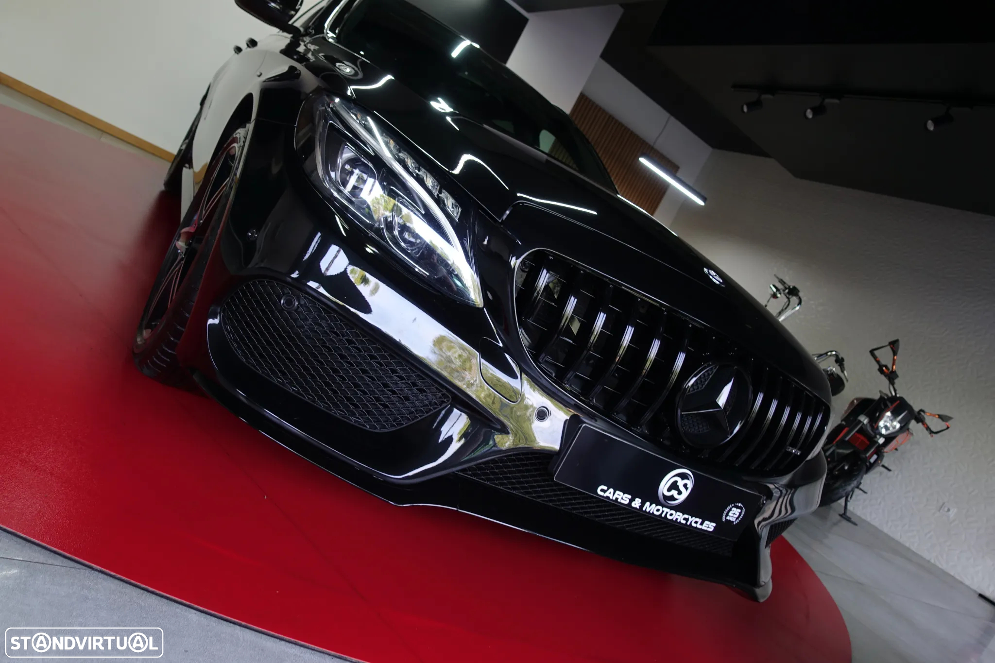Mercedes-Benz C 300 h AMG Line - 19