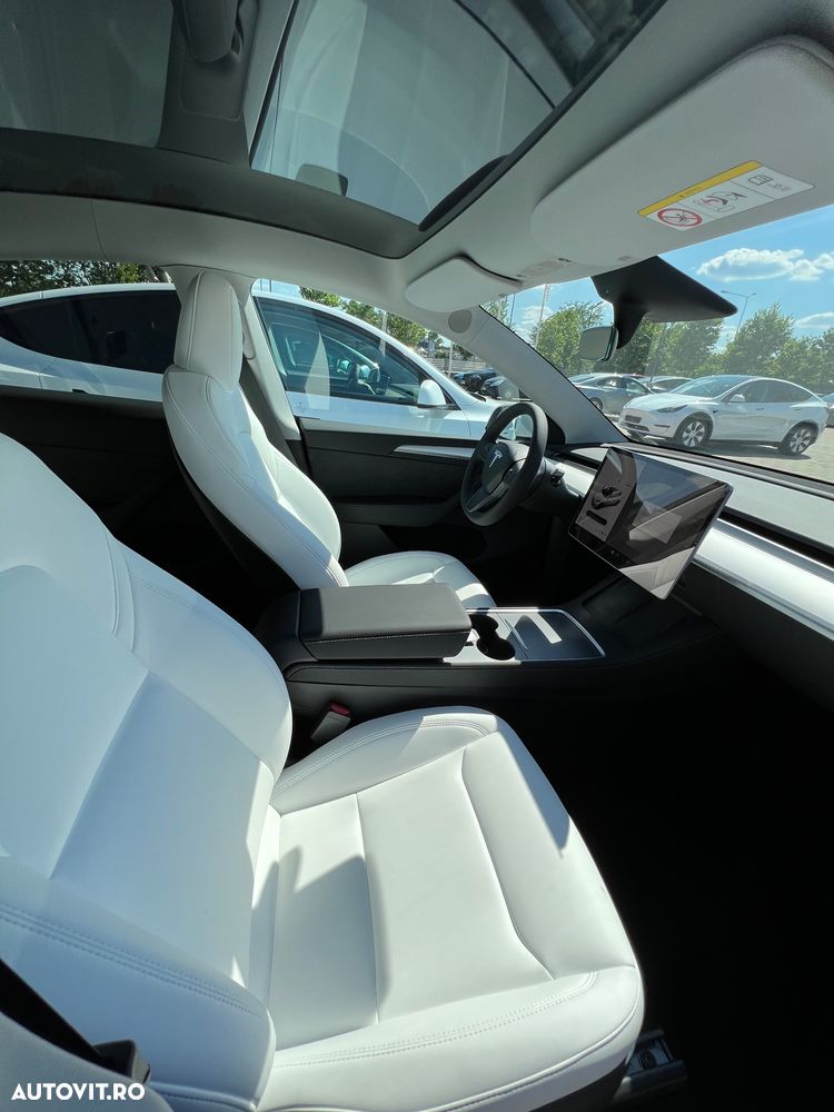 Tesla Model Y AWD Performance - 6