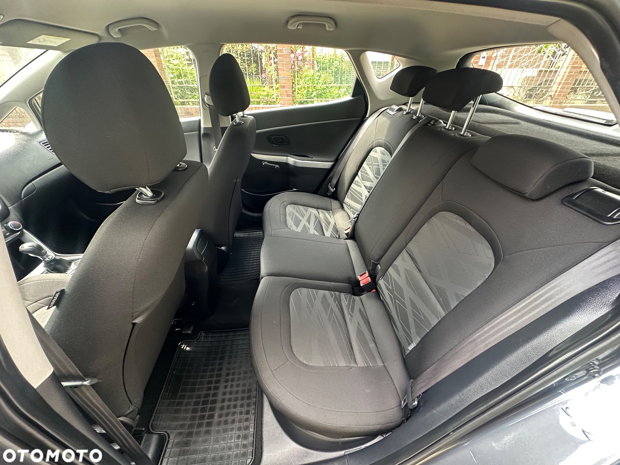 Kia Ceed - 13