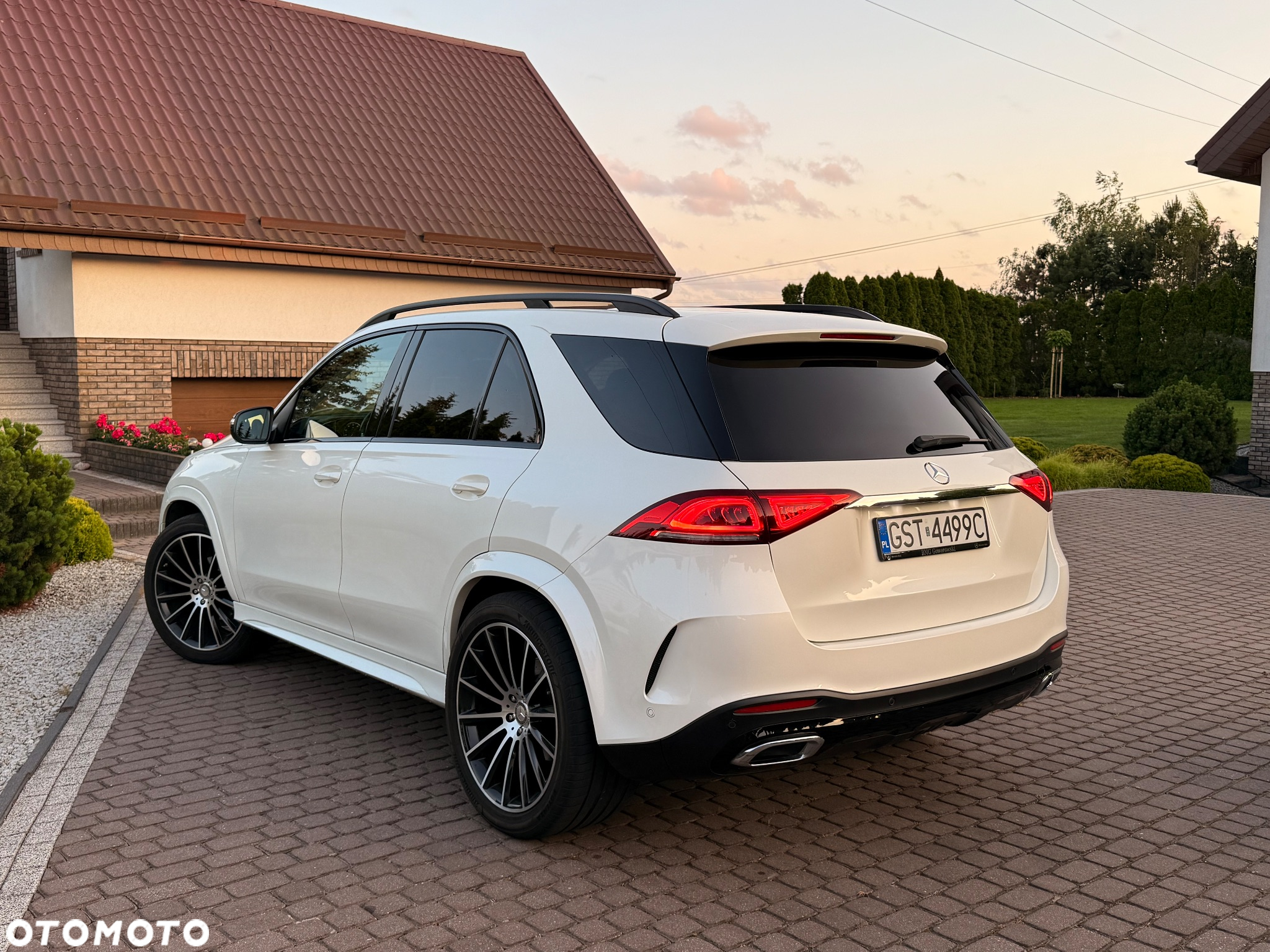 Mercedes-Benz GLE 300 d 4Matic 9G-TRONIC AMG Line - 4