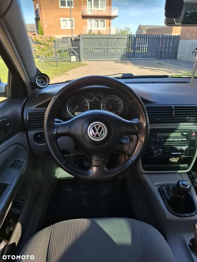 Volkswagen Passat 1.8T - 7