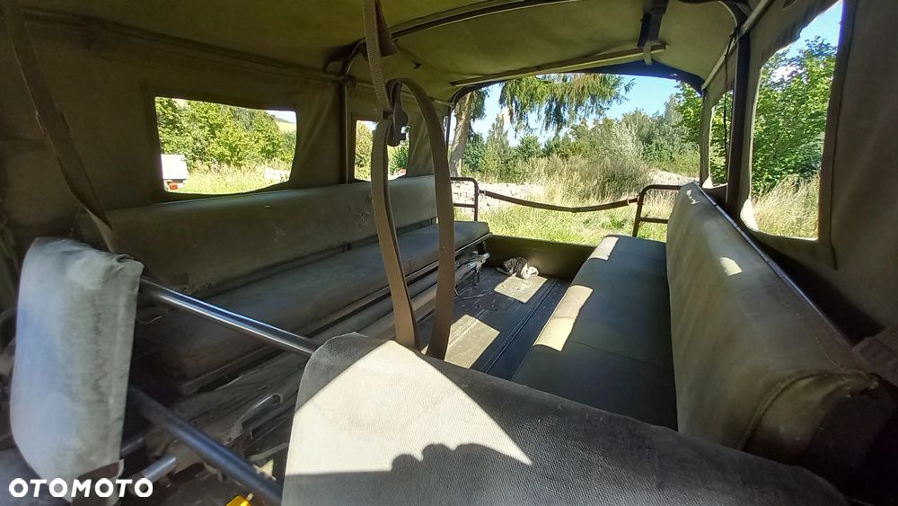 Land Rover Defender - 18