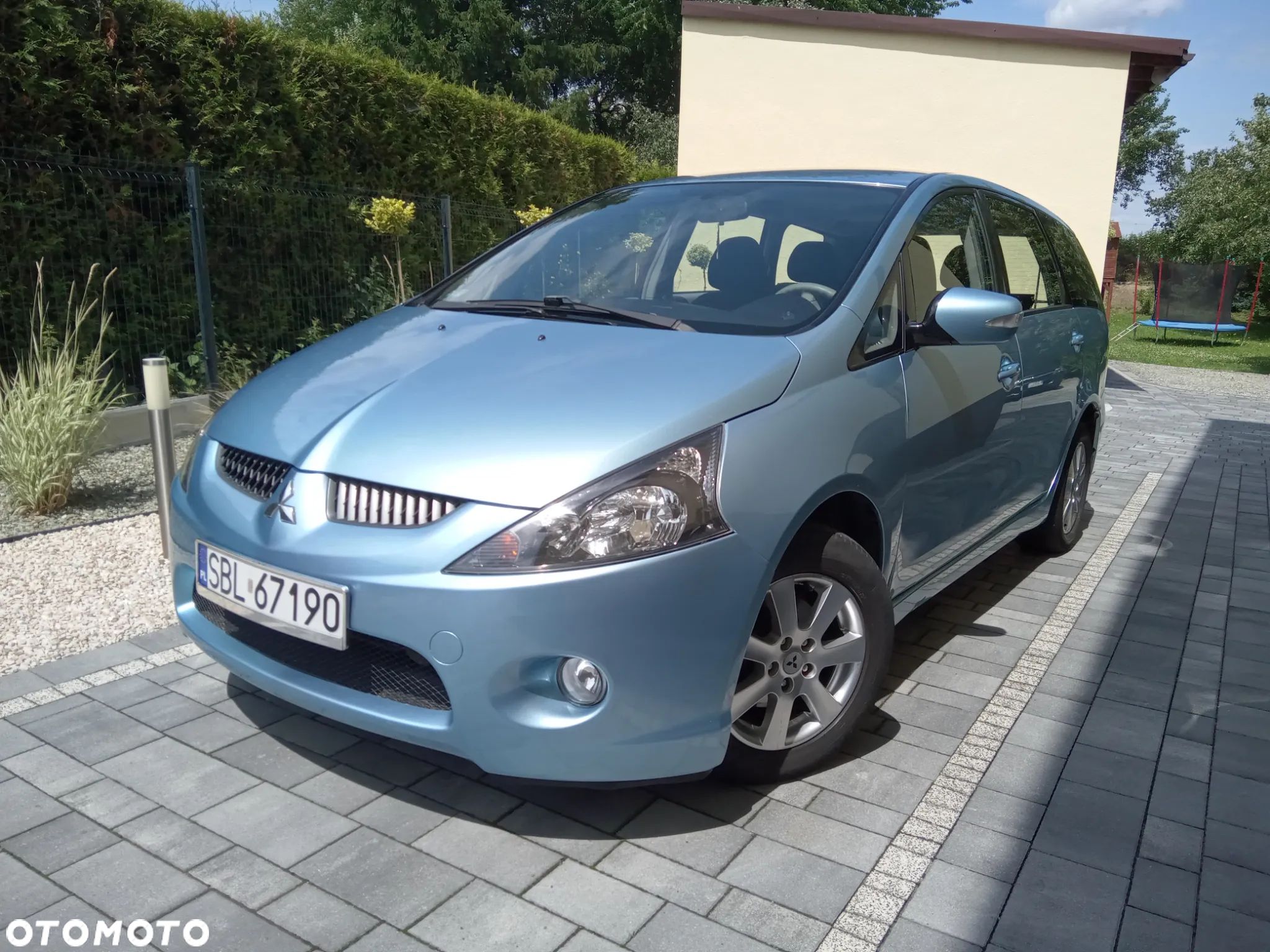 Mitsubishi Grandis - 1