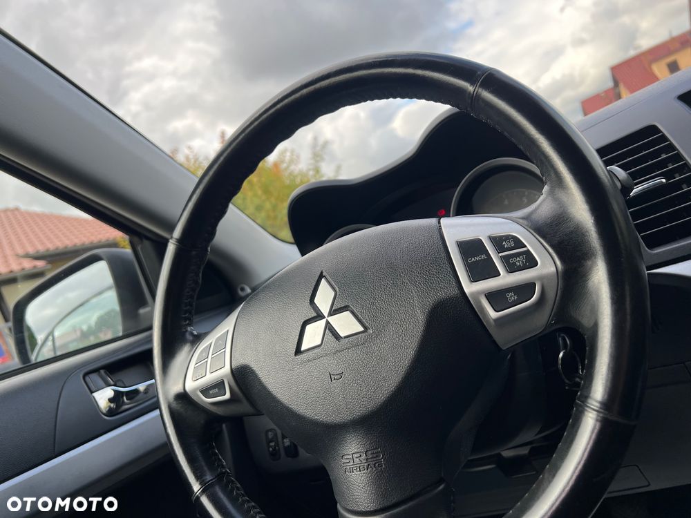 Mitsubishi Lancer 1.8 Intense - 25