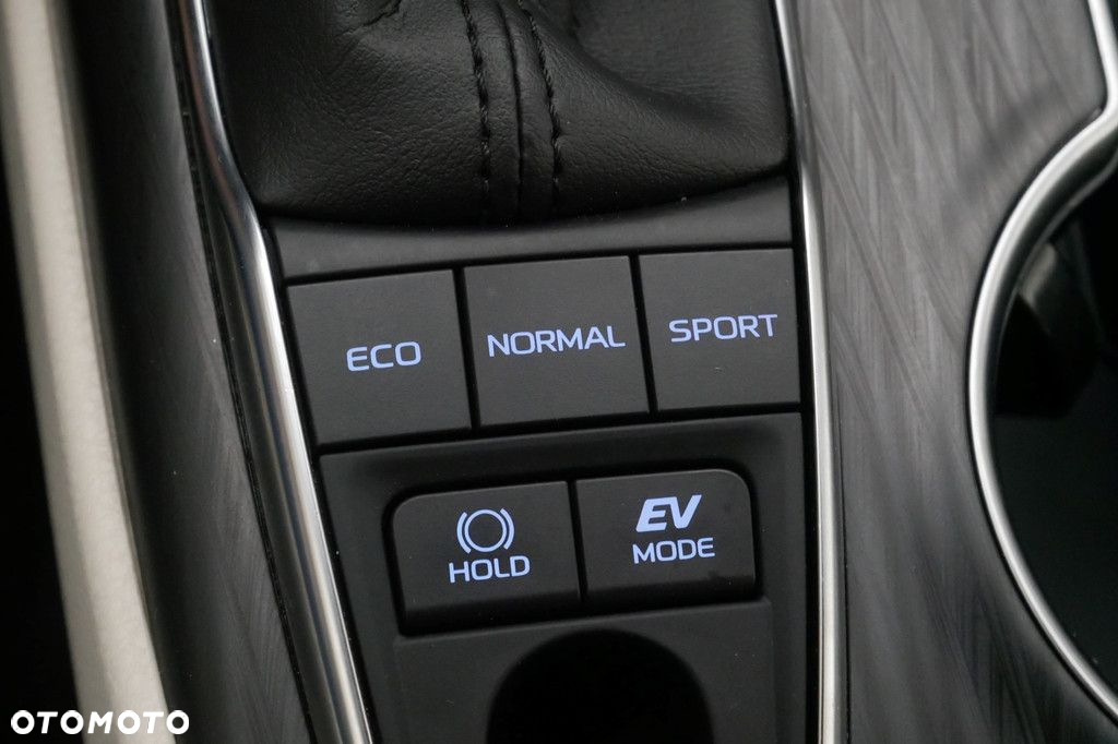 Toyota Camry - 23