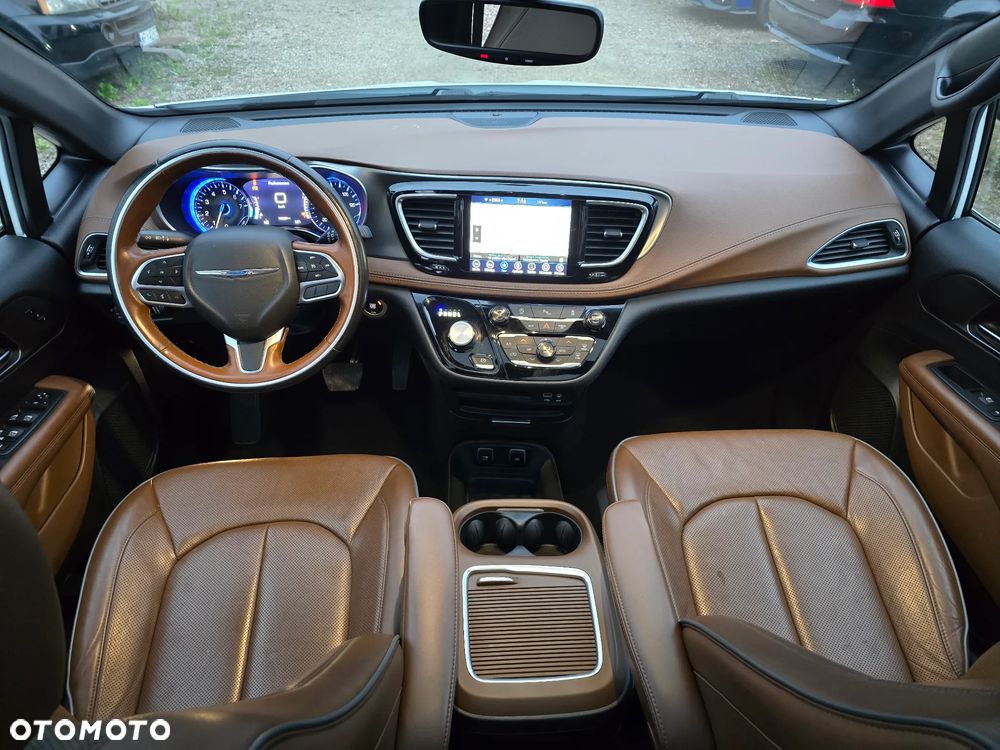 Chrysler Pacifica - 20