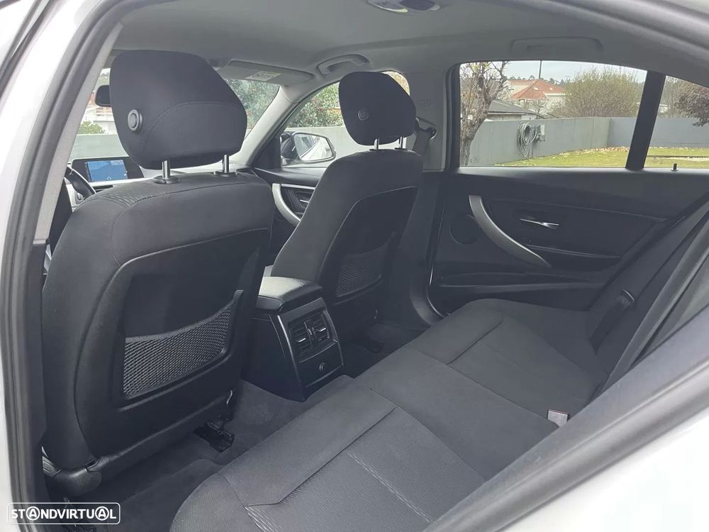 BMW 316 d Line Sport - 43