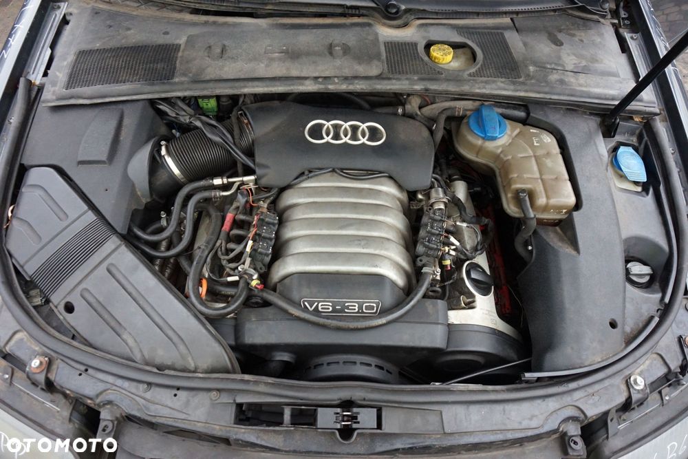 AUDI A4 B6 SEDAN LX7Z 3.0 V6 KM SZARY na części - 9