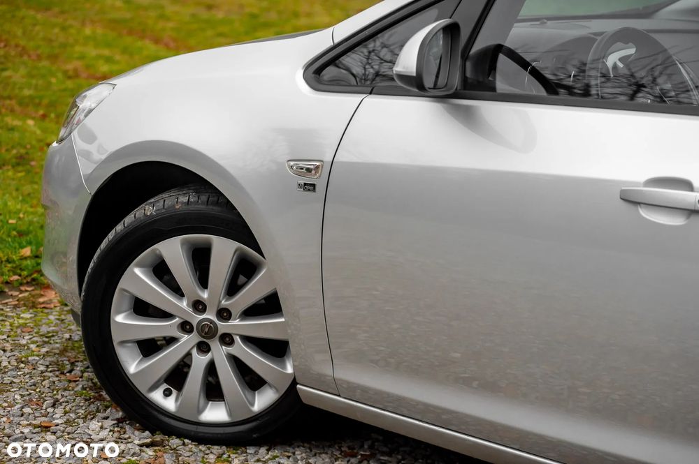 Opel Astra 1.4 Turbo 150 Jahre - 6