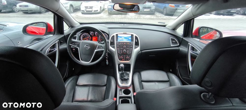 Opel Astra 1.6 Turbo Cosmo - 12