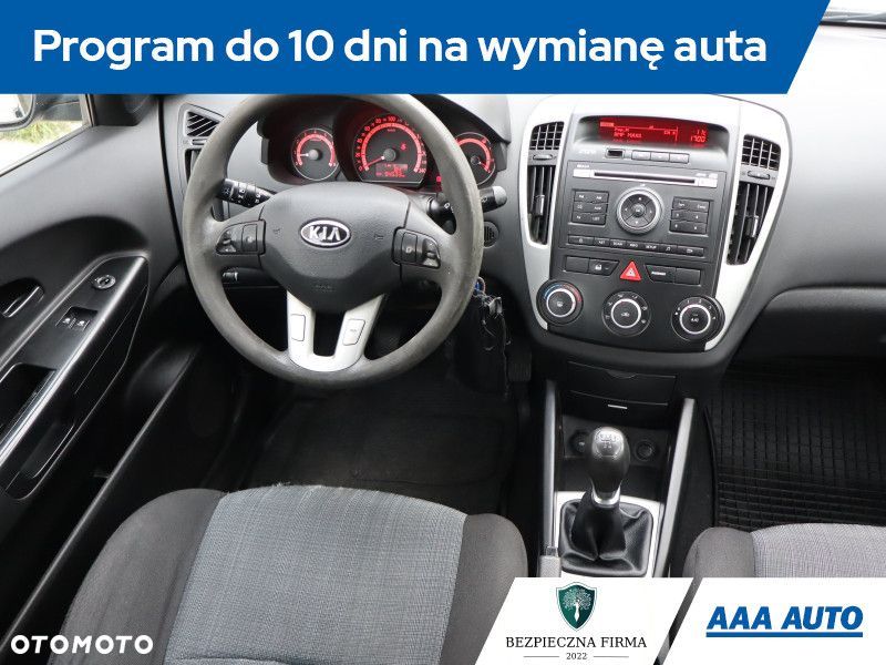 Kia Ceed - 8