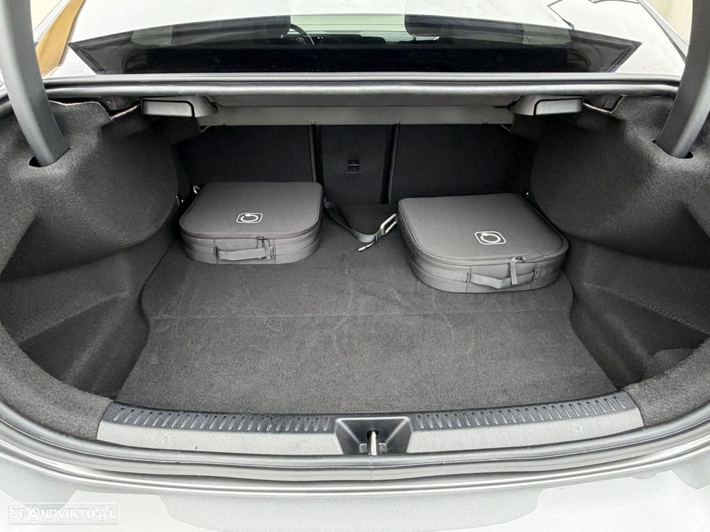 Mercedes-Benz A 250 Limousine e AMG Line - 15