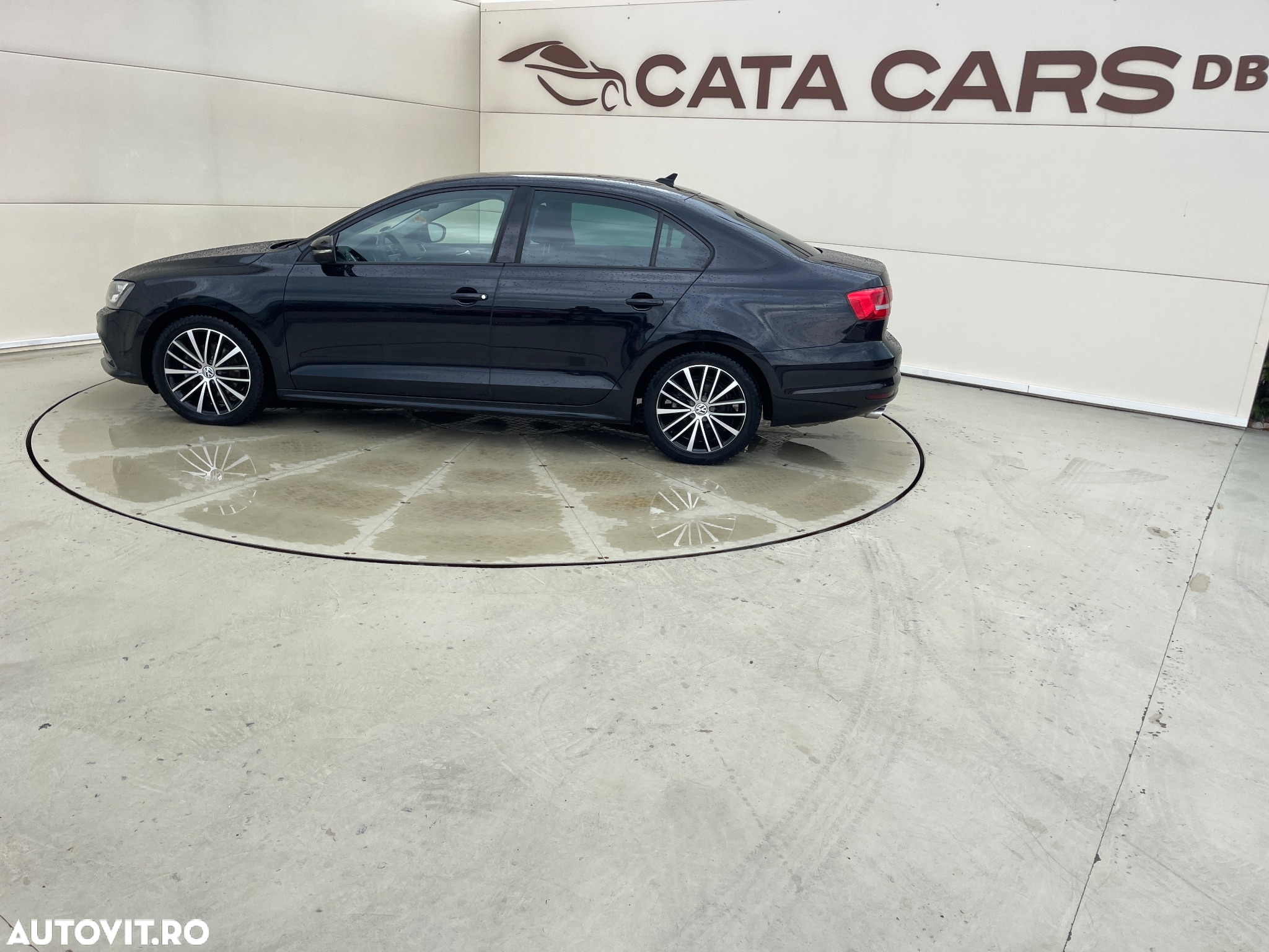 Volkswagen Jetta - 8