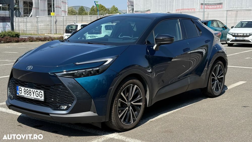 TOYOTA C-HR 2025 — imagine 3