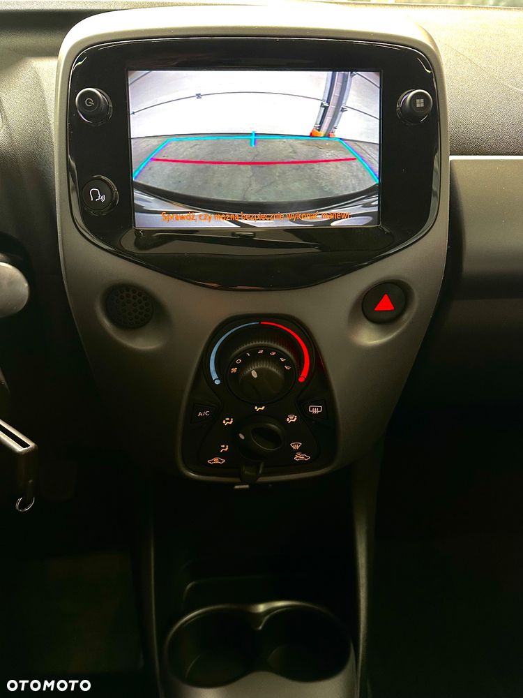 Toyota Aygo x-play connect - 5