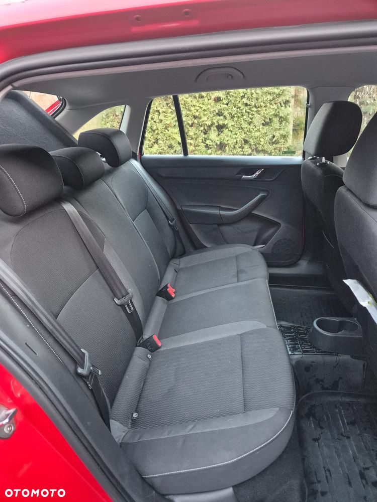 Skoda RAPID Spb 1.2 TSI Ambition - 5