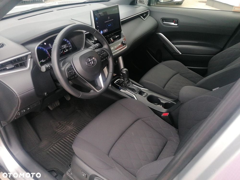 Toyota Corolla Cross - 16