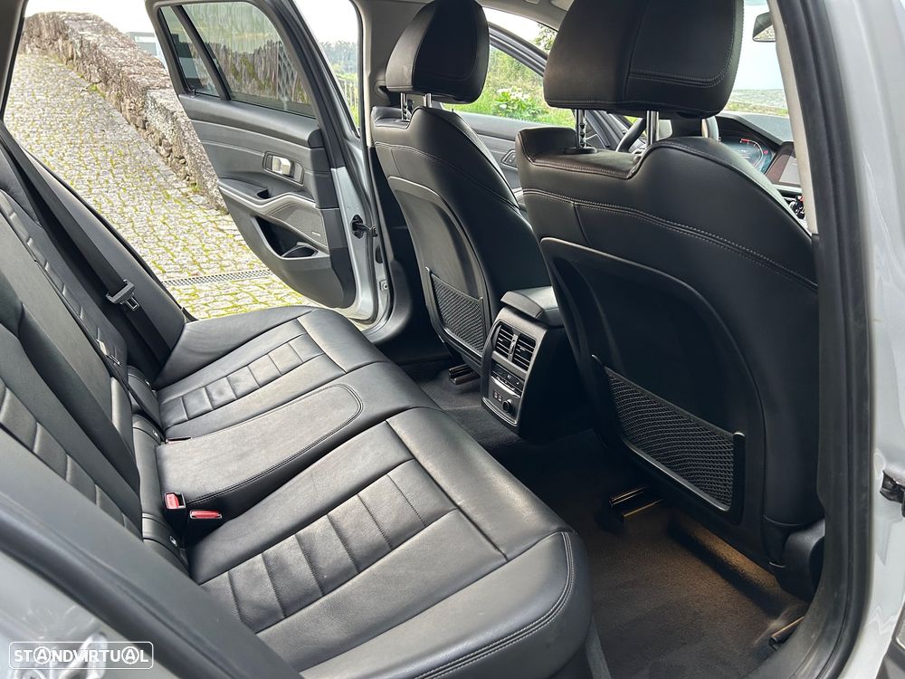 BMW 320 d Line Sport - 18