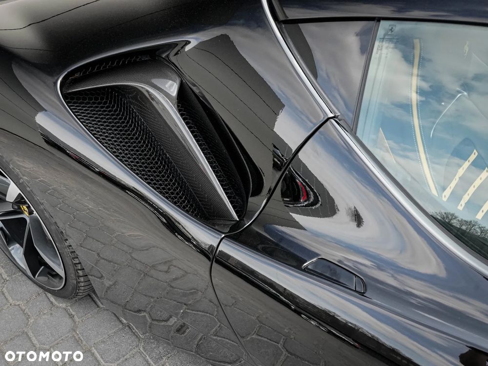 Ferrari SF90 Stradale - 13